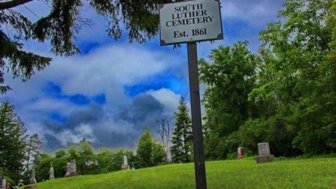 South Luther Pioneer Cemetery photo 4