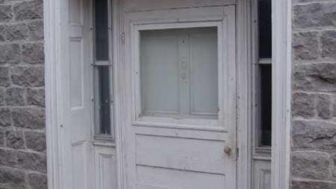 Old inn near Frankville photo 3