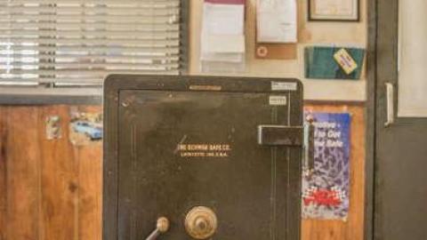 Corner Gas - Tricky-Gas9.jpg