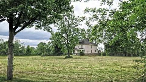 Graffiti Hell House photo 3