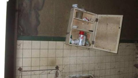 Creepy house  - Woodstock-1940s-House100.jpg