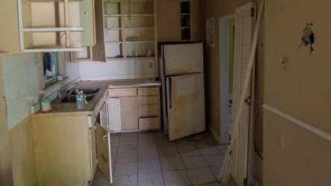 Still There - DumpTruckHouse-3922.jpg