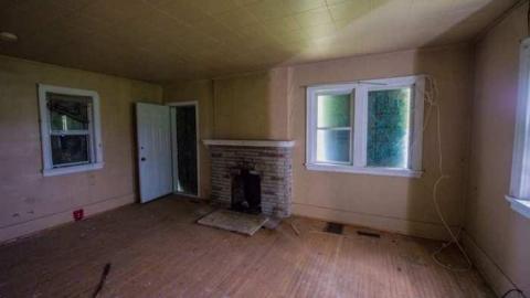 Still There - DumpTruckHouse-3923.jpg