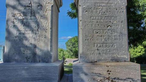Gilbert bought this farm - Harris-St.-Pioneer-Cemetery4.jpg