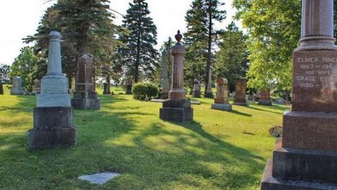 Gilbert bought this farm - Harris-St.-Pioneer-Cemetery23.jpg