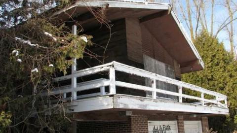 Sideline 26 House with a View - Altona-Swissstyled-chalet1.jpg