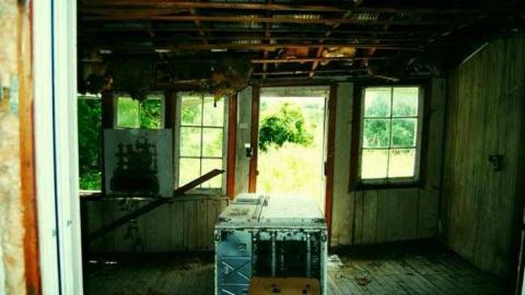 Playhouse - Maddington-farm-house22.jpg