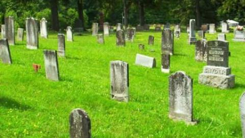 Roseville Cemetery - Detweilers-Meetinghouse-185526.jpg