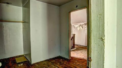 House off 401 photo 2