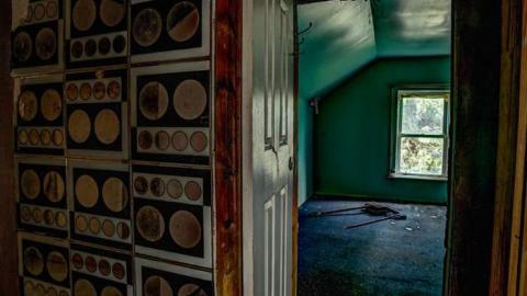 July 2014 - House-off-401102.jpg