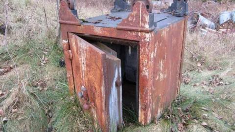 decaying vehicles - Decaying-Vehicles16.jpg