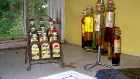 Fiddleing Time To Do - RussellChristie-House148.jpg