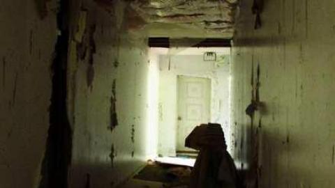 Where'd the hallway go? - Motel-Longbranch214.jpg