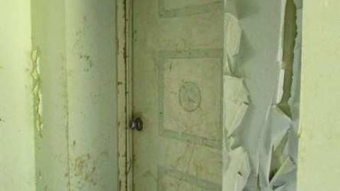 Where'd the hallway go? - Motel-Longbranch215.jpg