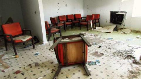 Where'd the hallway go? - Motel-Longbranch227.jpg