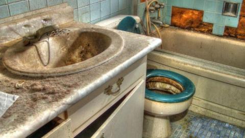 'bandoned Bungalow - 8.jpg