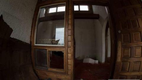 The Old Welcome Inn - No_Public_Washrooms.jpg