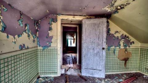 Empty - Granny-Cocks-House4.jpg