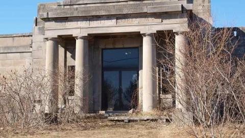 Mausoleum - Port-Dover-Mausoleum34.jpg