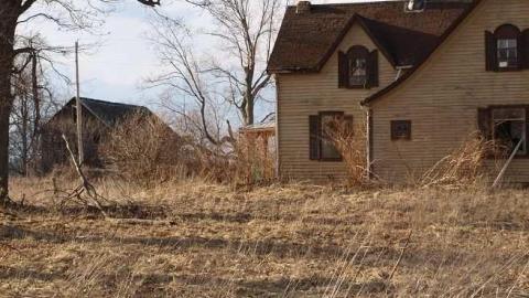 Abandoned house - Abandoned-House-on-Howell2.jpg