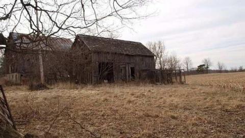 Abandoned House on Howell photo 4