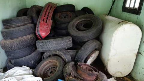 Aug '14 - AbandonedPetrogold18.jpg