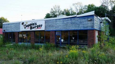 Interior Aug '14 - Yuppies-Burger11.jpg