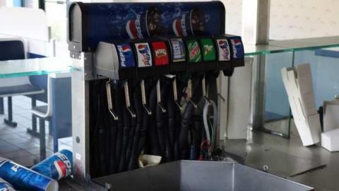 Interior Aug '14 - Yuppies-Burger6.jpg