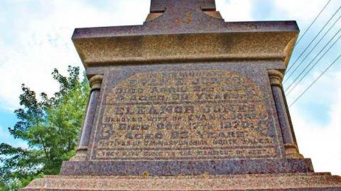 Munn's the Word - Munns-Cemetery23.jpg