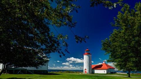 September 2014 - Nine-Mile-Point-Lighthouse1.jpg