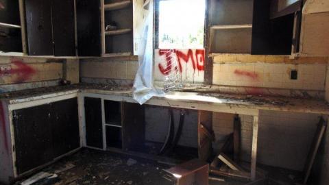 Graffiti Abandonment photo 3