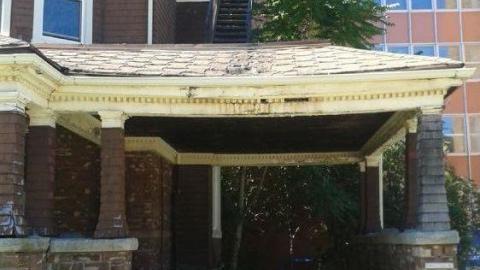 The Lonely Snowman - The-Snowmans-House23.jpg