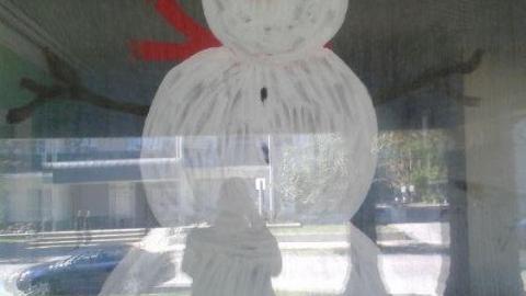 The Lonely Snowman - The-Snowmans-House24.jpg