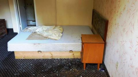 Sept '14 - The-Pines-Motel11.jpg