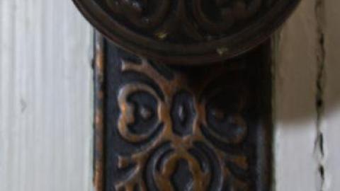 Do The Dieu - The-Snowmans-House5.jpg