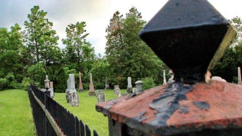 In Train Sight - Campbellville-Burying-Ground1.jpg