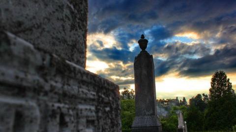 In Train Sight - Campbellville-Burying-Ground2.jpg