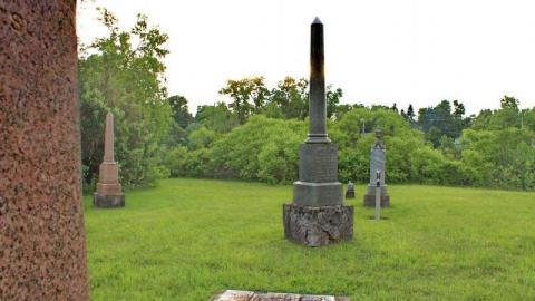 In Train Sight - Campbellville-Burying-Ground3.jpg