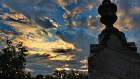 In Train Sight - Campbellville-Burying-Ground20.jpg