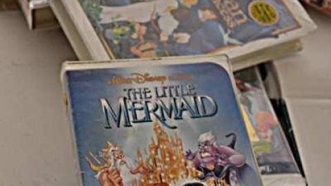 Cat Lady House - 2014 - Abandoned-Cat-Lady-House28.jpg