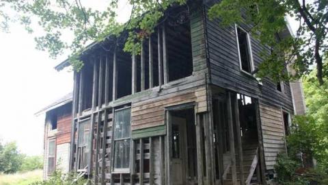 Abandoned Near Cressy - Old-Farmhouse10.jpg