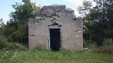 Sep 2014 - Hangmans-Church--Outbuilding12.jpg