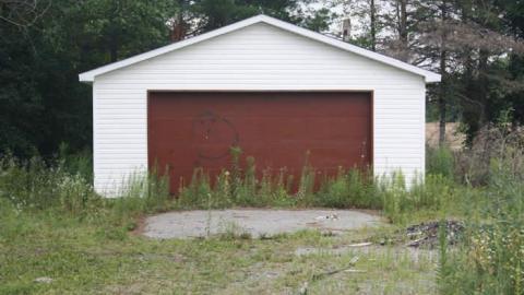 July 2014 - Green-Thumb--Black-Kitchen21.jpg