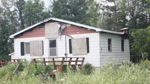 July 2014 - Green-Thumb--Black-Kitchen18.jpg