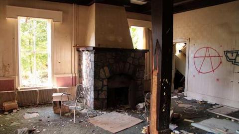 Teenage Wasteland - Across-The-River163.jpg