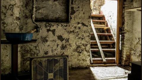 Sui Sun - Sui Sun 06.jpg