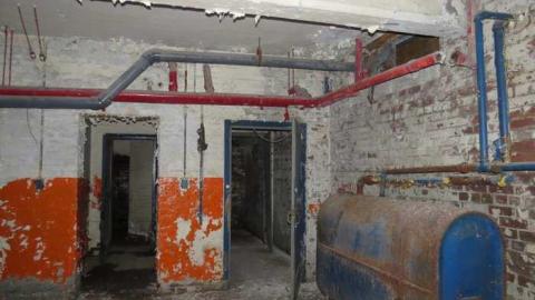 Inside Symes - IMG_1291.jpg