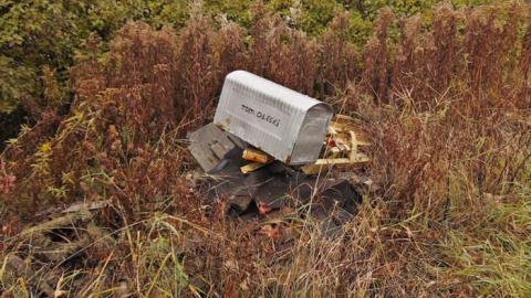 Tom's Place - Toms-Place6.jpg