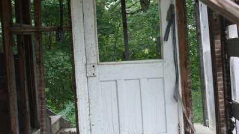 Abandoned Near Cressy - Old-Farmhouse37.jpg