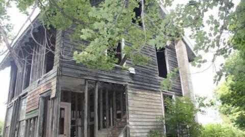 Abandoned Near Cressy - Old-Farmhouse34.jpg